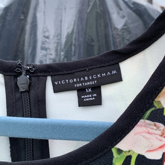 Black floral Victoria Beckum dress - Picture 2 of 3